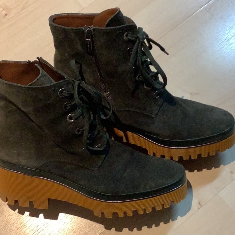 Pons Quintana booties.